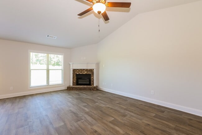 Photo - 152 Heartland Cir