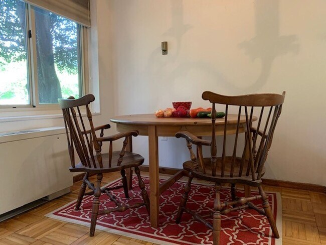Photo - 4000 Tunlaw Rd NW