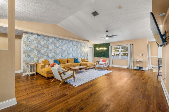 Building Photo - 13734 76th Ave N Rental