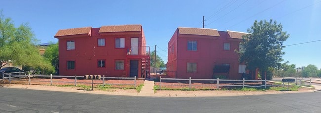 Broadway Court - Broadway Court Apartments