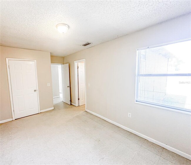 Photo - 3212 Crystal Hills Loop S