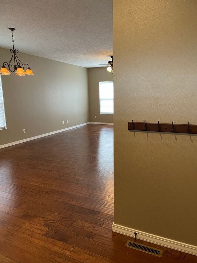 Photo - Beautiful 4 Bedroom Home In South Springfield