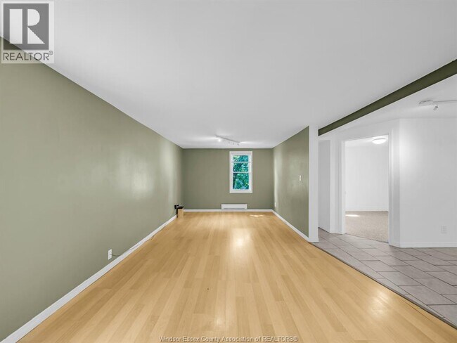 Photo - 758 Pierre Ave