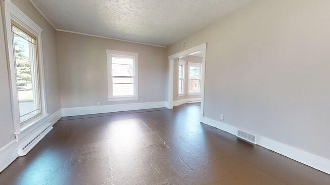 Photo - Beautiful 3 Bedroom 2 bathroom - Single Family Home