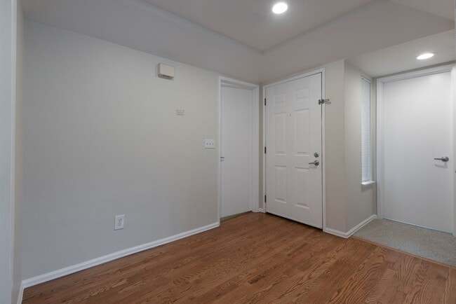 Photo - Beautifully Remodeled 2 Bed 2 Bath Redmond Condo!