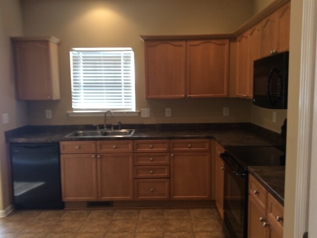 Photo - 1824 Baslia Ln