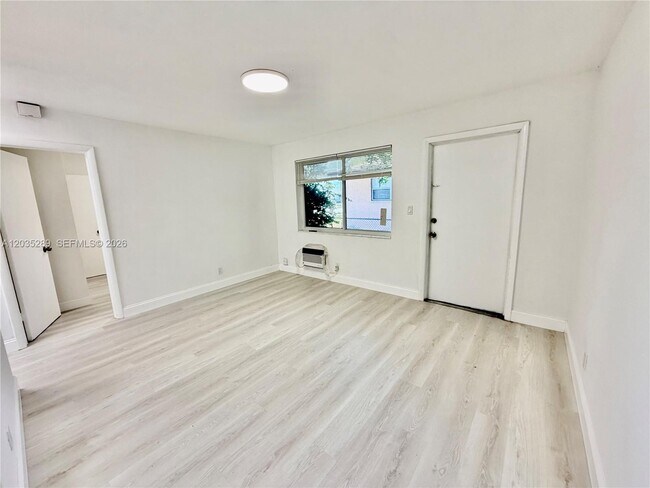 Photo - 2417 NW 20th St Unidad 1