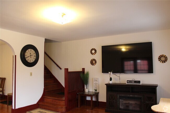 Building Photo - 610 Mitchell St Rental