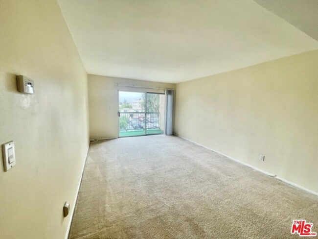 Living Room - 18307 Burbank Blvd Unit #207