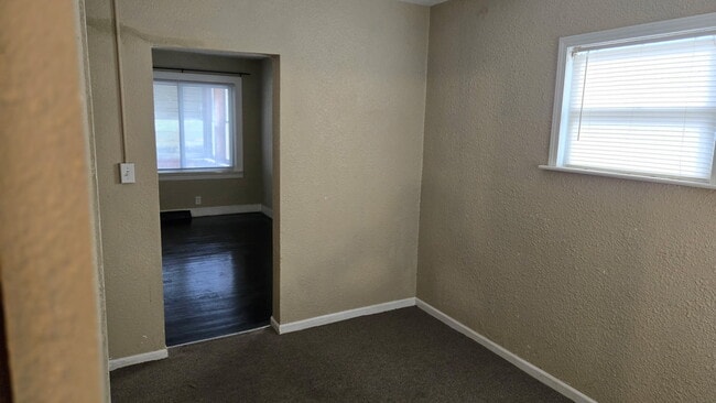 Photo - 5304 Woodward St