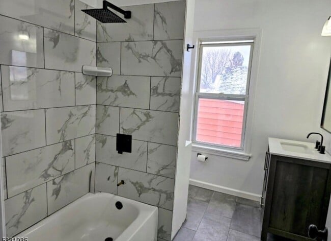 Photo - 191 Hudson St Unidad 2