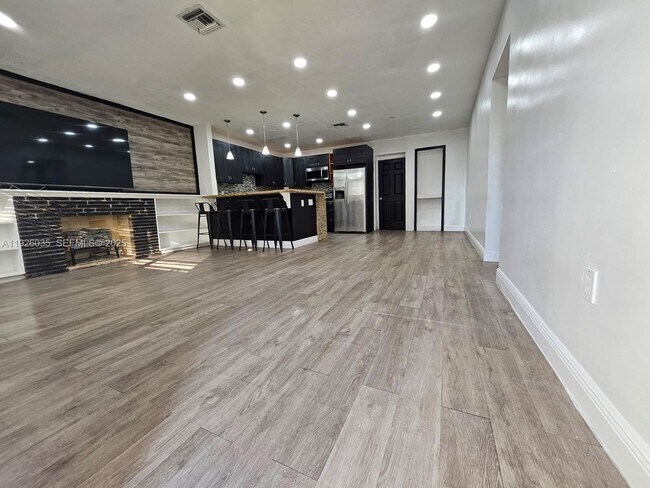 Photo - 19601 NE Miami Ct