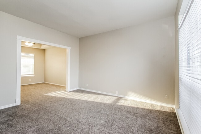 Photo - 820 N Willow Ave