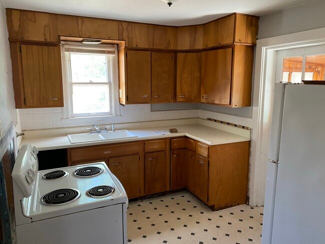 Photo - 226 Henquin Dr