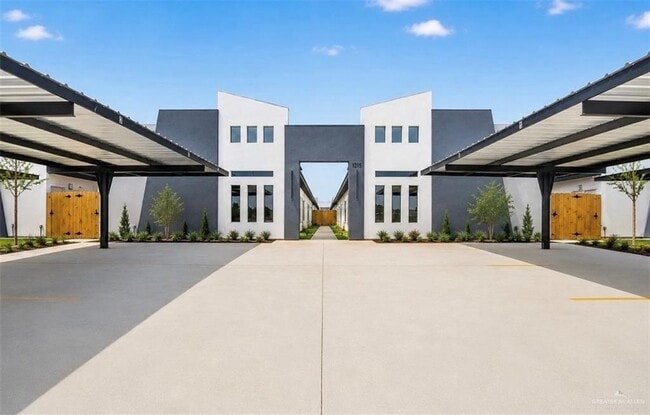 Building Photo - 19 S Woodland Dr Unit 2