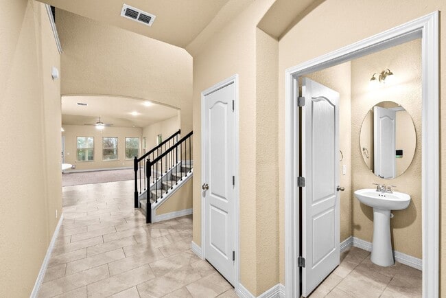Photo - 10406 Pecan Crest