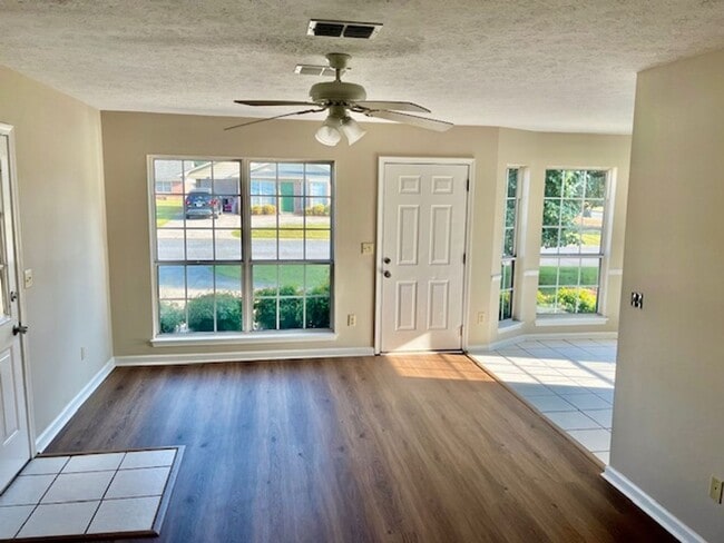 Photo - Rockcreek Dr #3 &amp; 355 Mathis Unidad 3 Rockcreek Drive