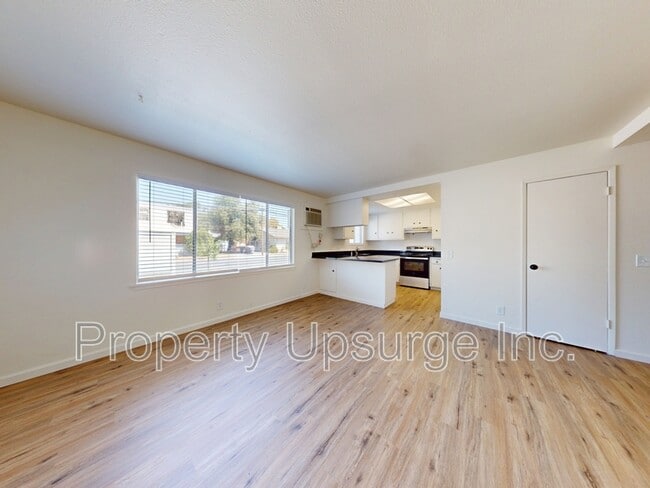 Photo - 1625 Robinson St