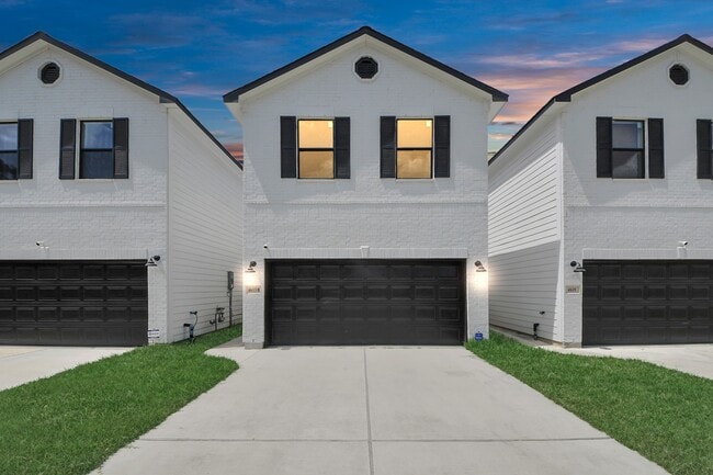 Building Photo - 4613 Ireland St Rental