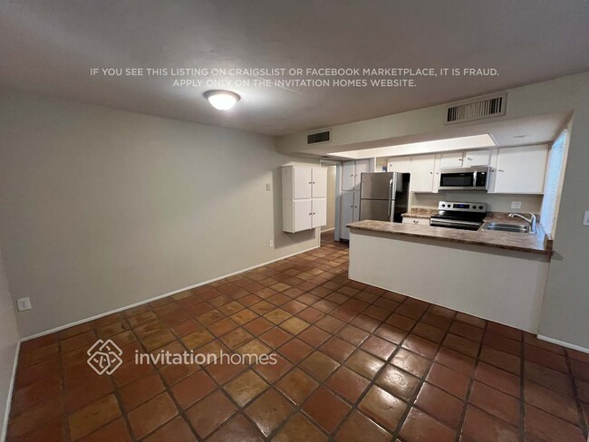 Photo - 3241 E Sunnyside Dr