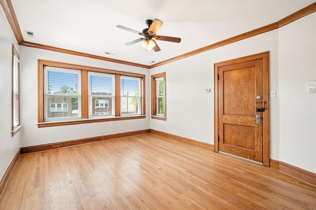 Photo - 4446 W Walton St Unidad 2