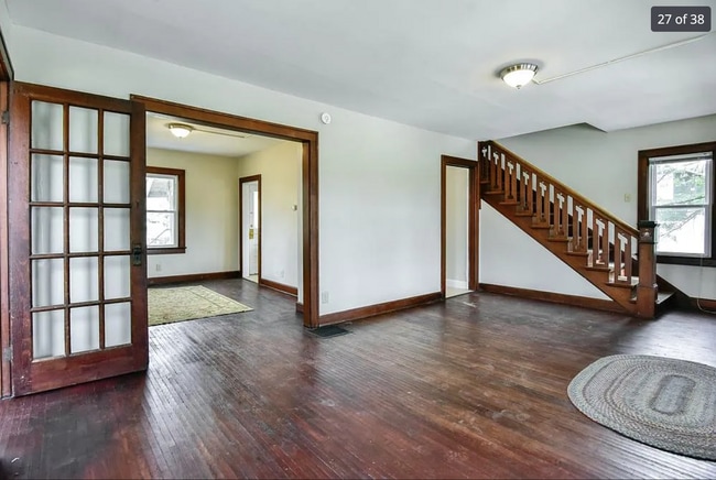 Photo - 2333 E 3rd St