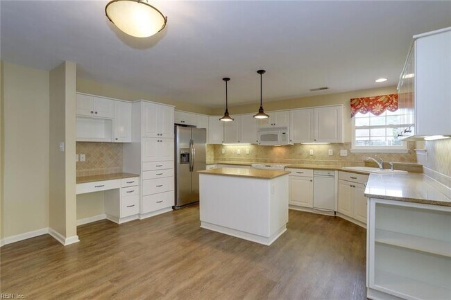 Photo - 2337 Upper Greens Pl