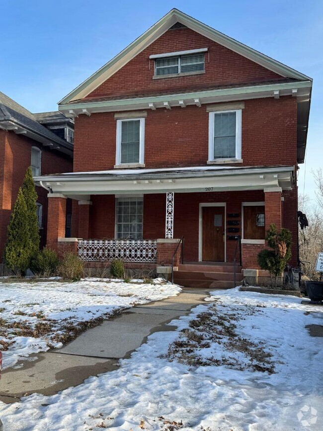 Building Photo - 207 Cherry St Rental