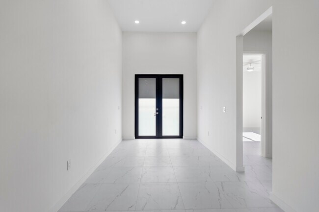 Photo - 4233 Jacaranda Pkwy W