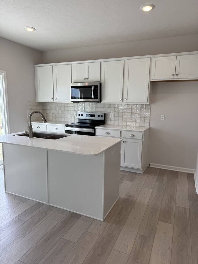 Photo - 9505 S 181st St