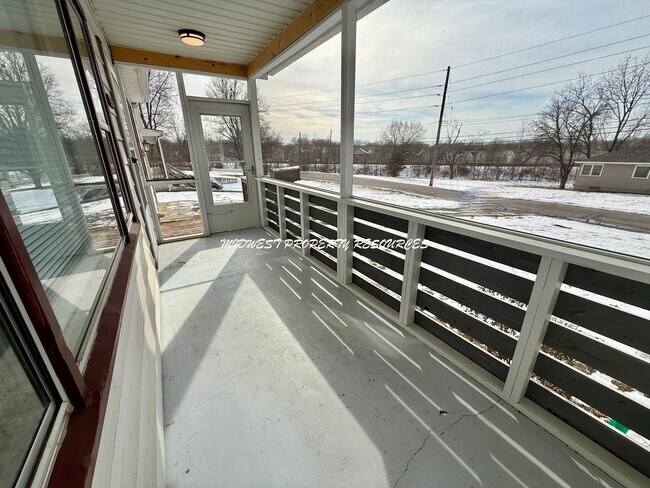 Photo - 2 Bed | 1 Bath Duplex Near Downtown Lee’s Summit