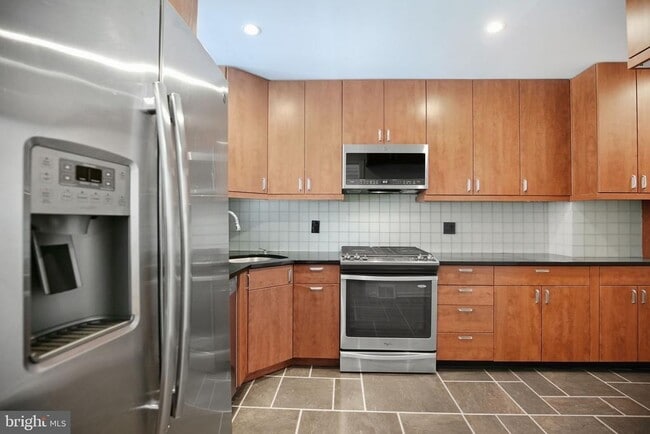 Photo - 275 S 3rd St