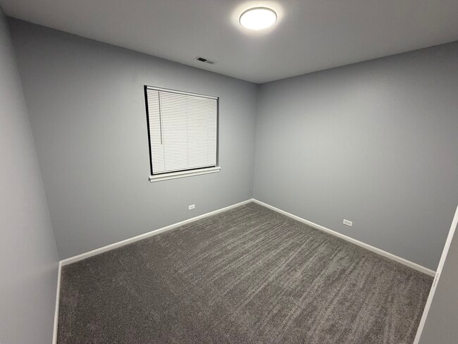 Building Photo - 743 Sterling Ct Unit A2