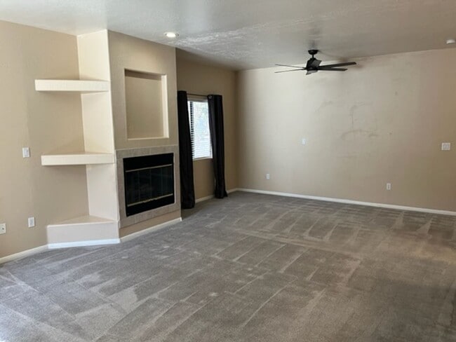 Photo - 1120 Leaf Ln