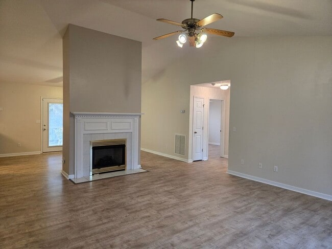 Photo - 39 Calloway Dr