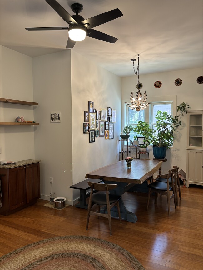 Photo - 13 Ruslan Dr
