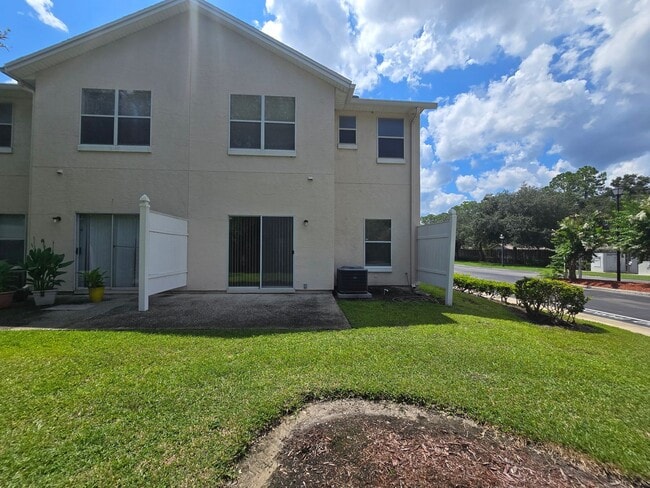 Photo - 5260 Collins Rd