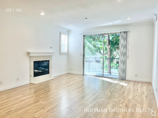 Building Photo - 1031 N. Crescent Heights Blvd. West Hollyw... Unit 1 Rental