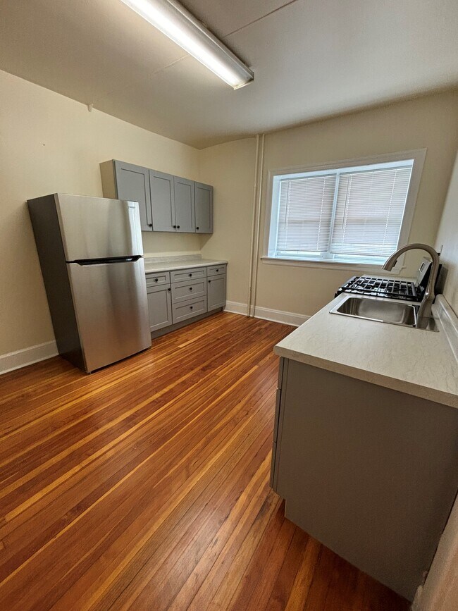 Kitchen - 375 Greenwich Ave Unit 4