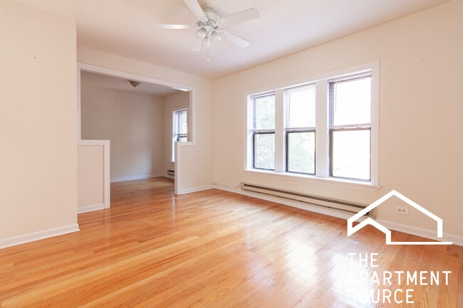 Building Photo - 3824 N Fremont St Unit 2E