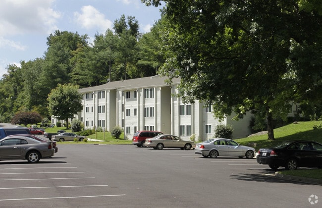 Photo - Woodlands at Bristol Apartments