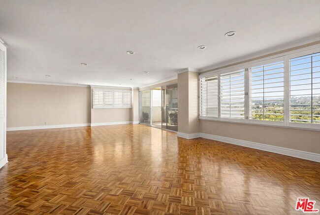 Photo - 875 Comstock Ave Unit 18E/F