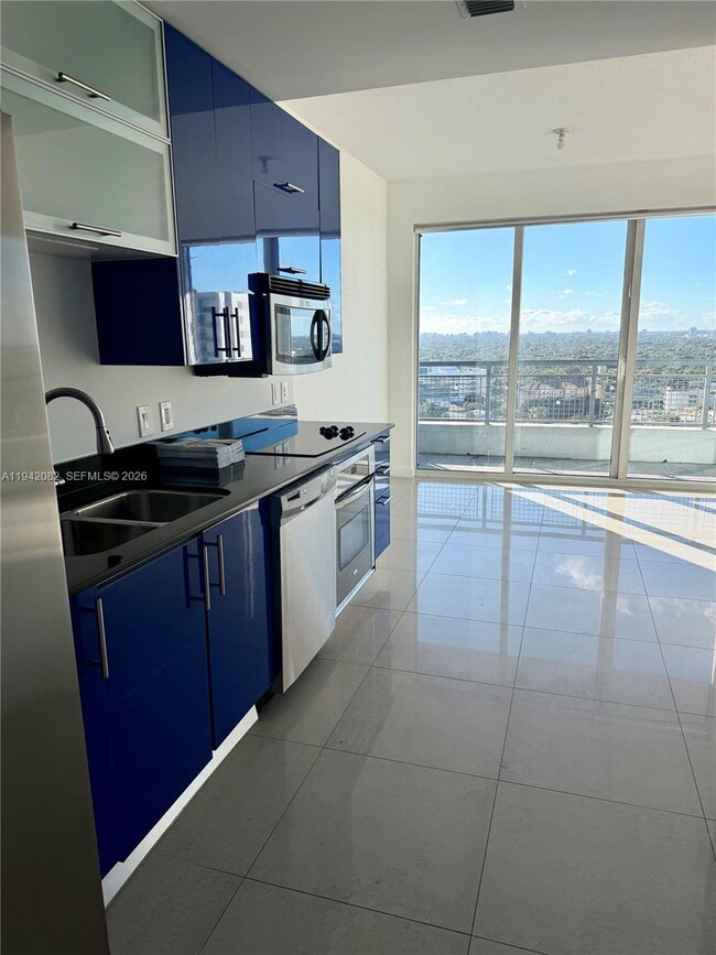 Photo - 60 SW 13th St Unidad 1519