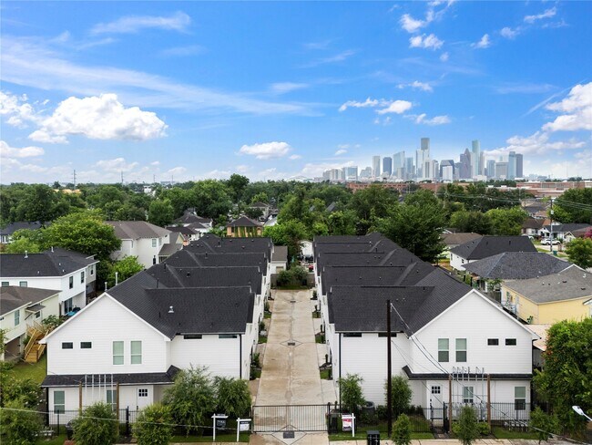 Photo - 1222 Mcneil St