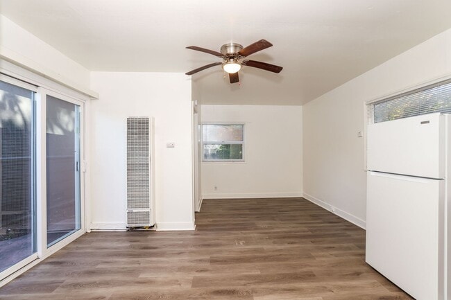 Photo - 2107MONTGOMERYDRIVE (L) Unit B