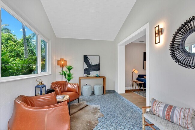 Photo - 1045 NE 84th St