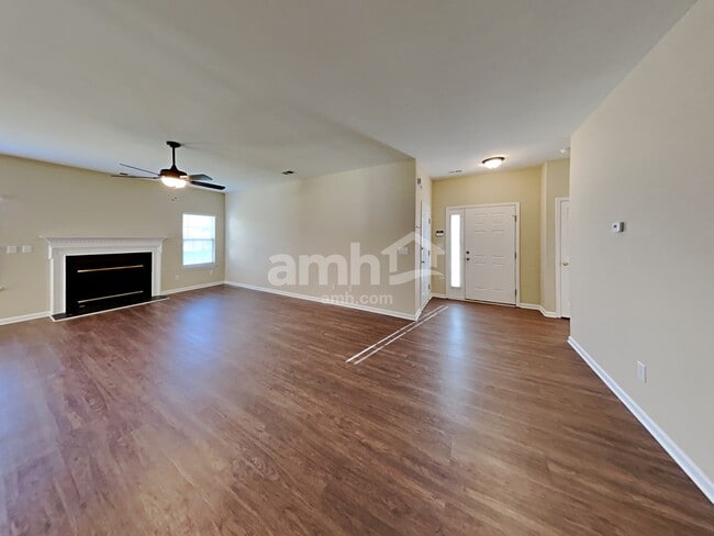 Photo - 116 Brewster Ct