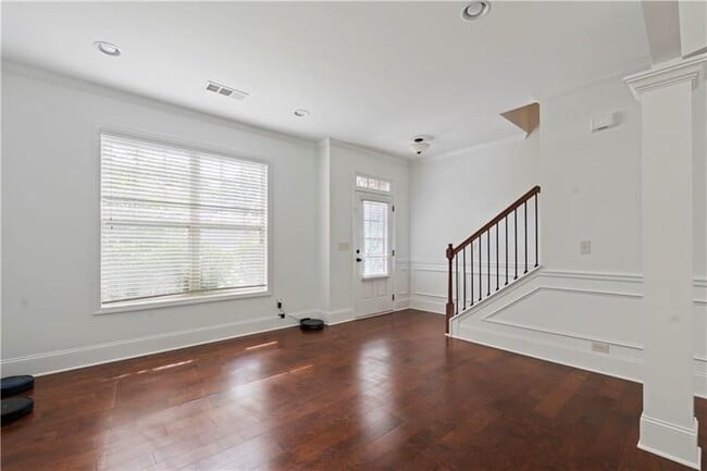 Photo - 2080 Redbarn Court
