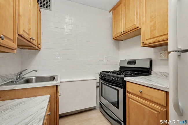 Photo - 125 Prospect St Unit 3D