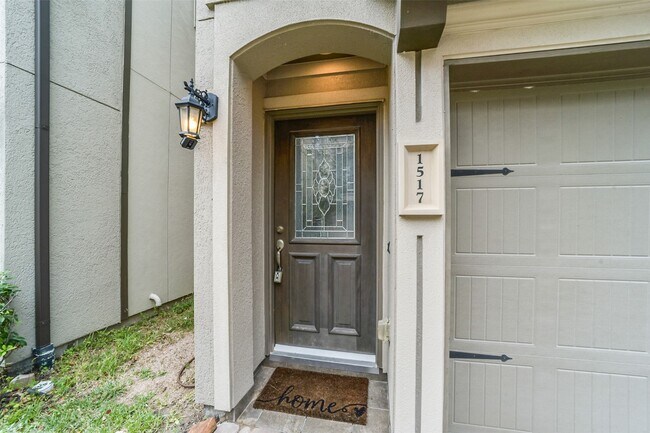1517 Miles Oaks Pl